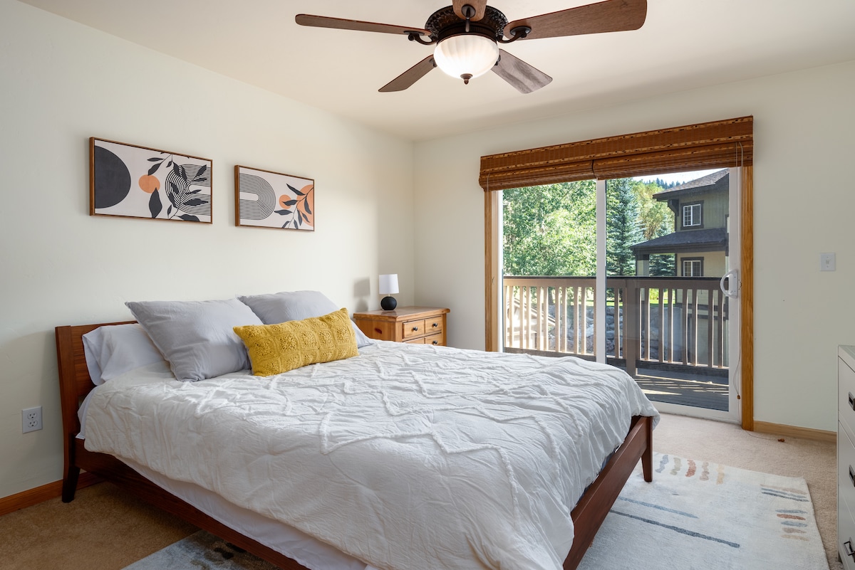 Dormitorio principal con baño privado