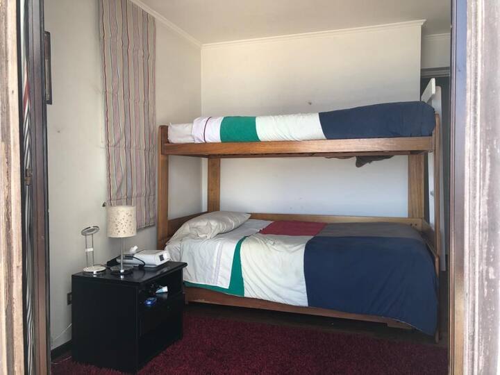 Habitación Niños, incluye camarote y cama individual.