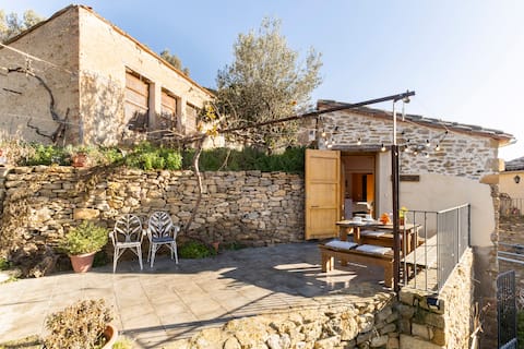 Intimate cabin between the Congost, estrelles and el vol