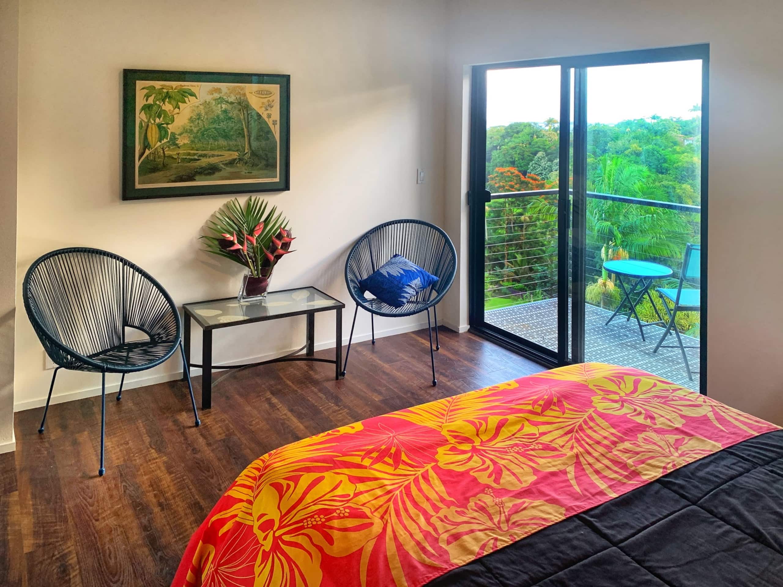 Hilo Bay Room at the Hamakua Chocolate Farm - Image 1