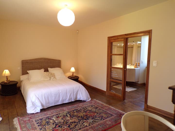 Chumba cha Wazazi cha 1857
beseni la kuogea, chumba cha kuvaa na choo