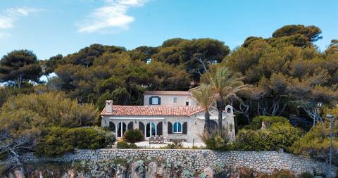 Provencal Sea view villa with pool Cap d’Antibes