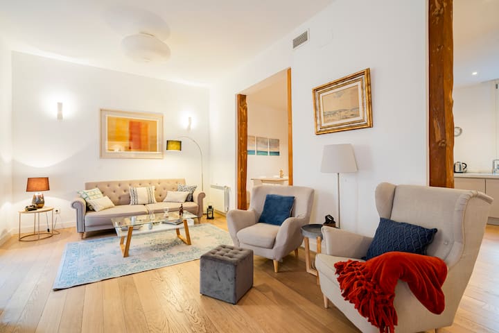 Near Plaza Mayor, magic apartment in La Latina gallery image 5