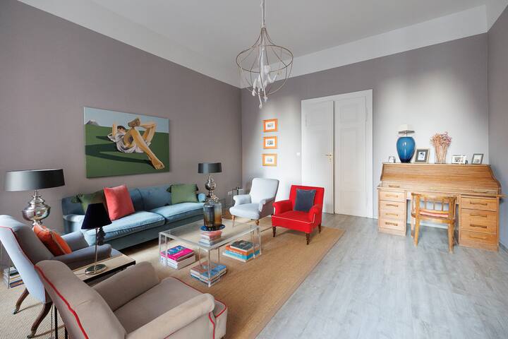 Generous Apartment Opera gallery image 3