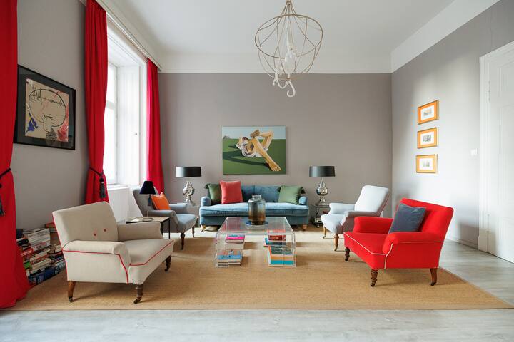 Generous Apartment Opera gallery image 2