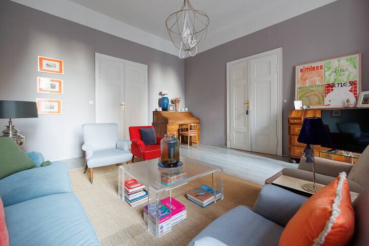 Generous Apartment Opera gallery image 4