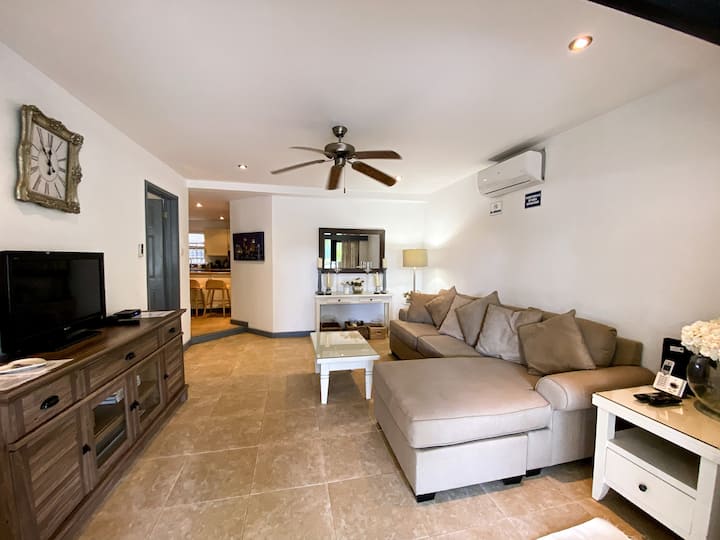 1 Bedroom+patio In A Luxury Gated Condo With Pool - Bridgetown