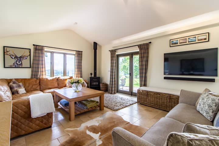 Barn conversion,  panoramic views in countryside