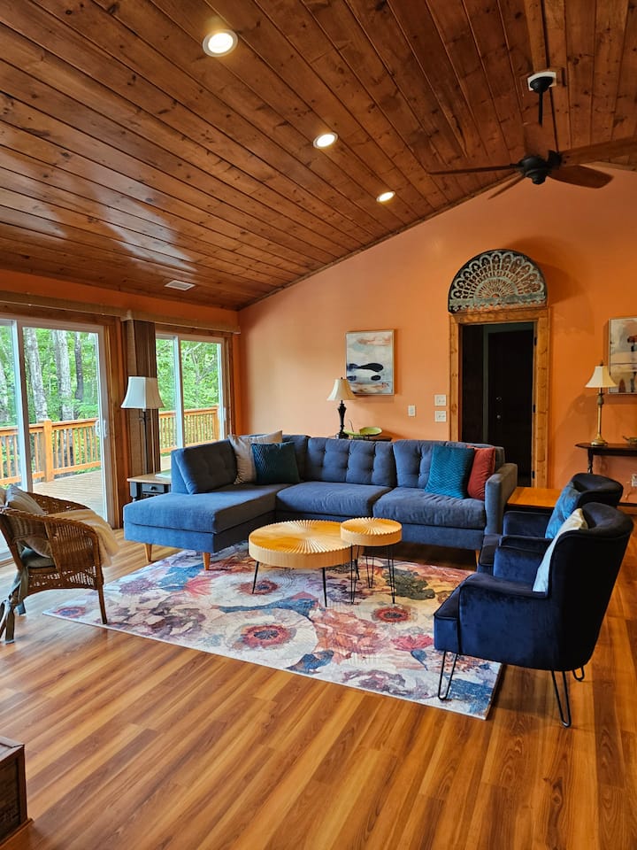 Mountain Views-renovated Farmhouse-waynesville, Nc - Waynesville, NC