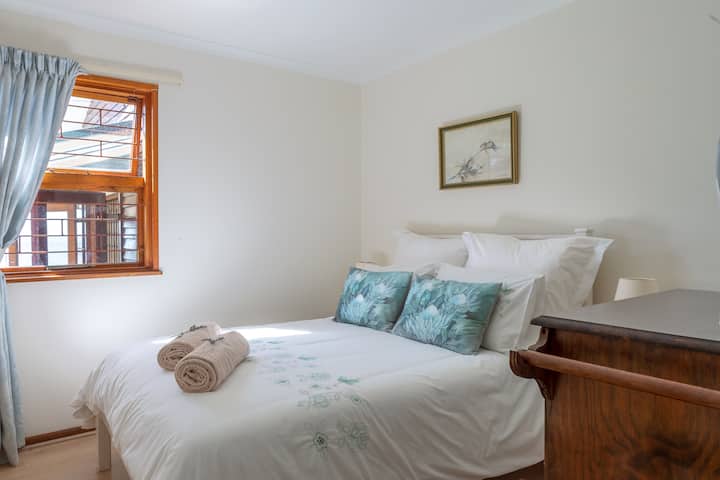 Kitanda maradufu katika chumba cha kulala cha 2