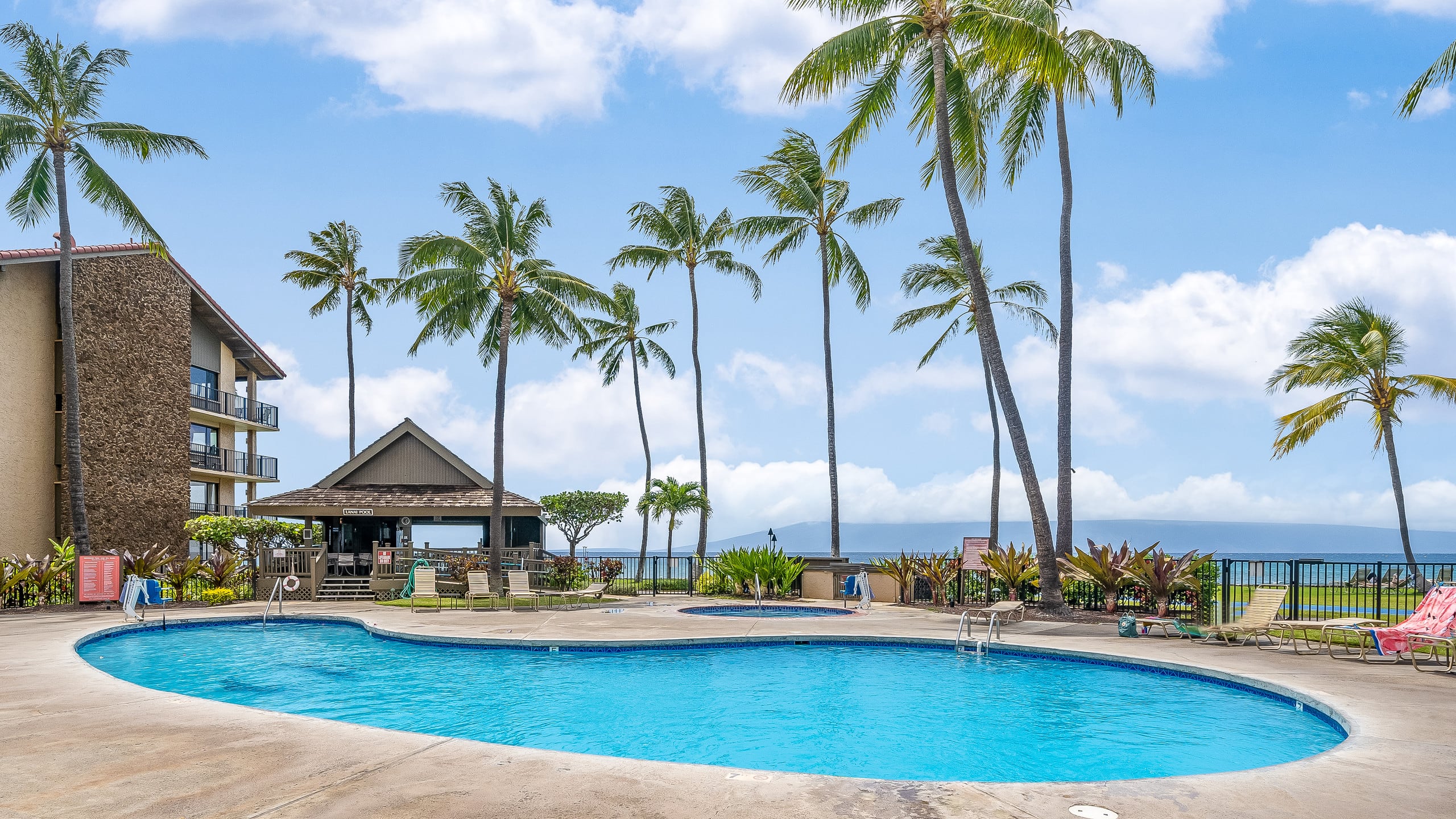 Condo in Lahaina · ★4.97 · 1 bedroom · 2 beds · 1 bath - Image 49