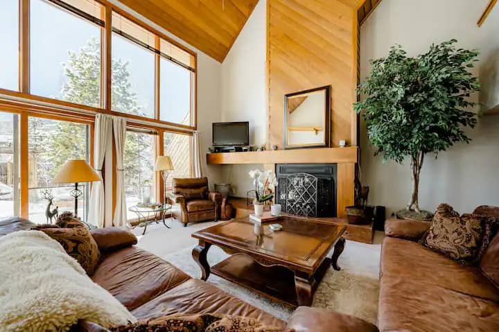 带壁炉的绝佳房间