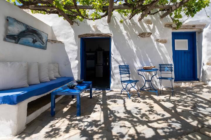 Stella’s Cycladic Cottages gallery image 3