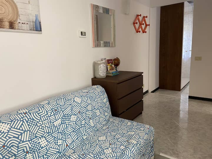 Burgundy apartment Condominiums for Rent in Genova Sestri Ponente