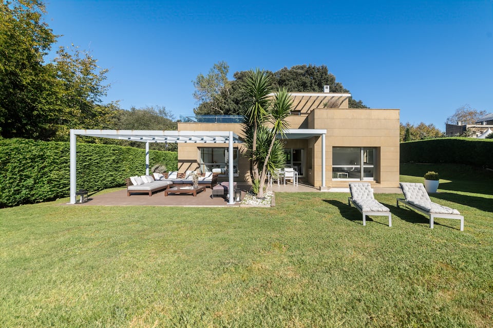 Villa De Llanes — photo 1
