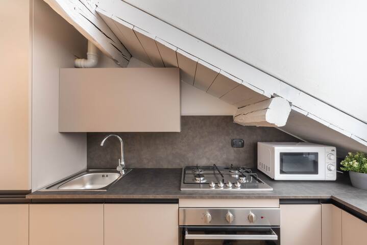 Brera Apartament Near Duomo gallery image 4