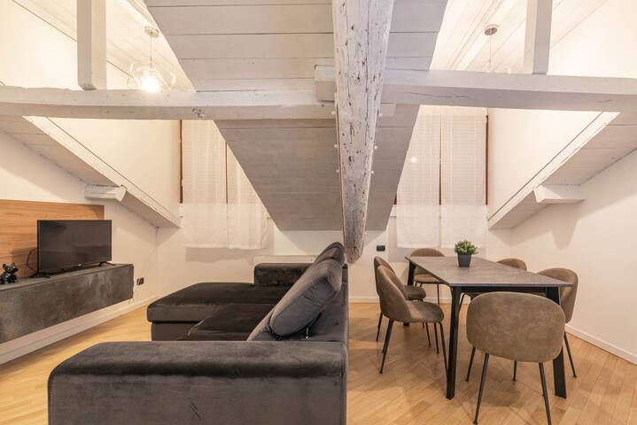 Brera Apartament Near Duomo