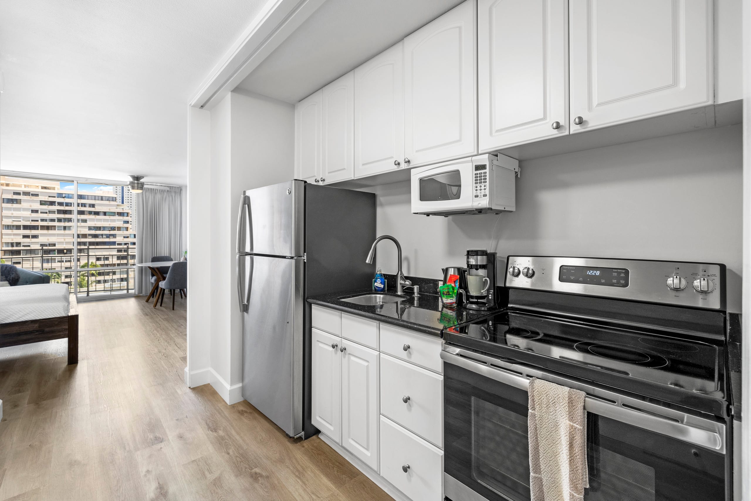 Condo in Honolulu · ★4.84 · Studio · 1 bed · 1 bath - Image 3