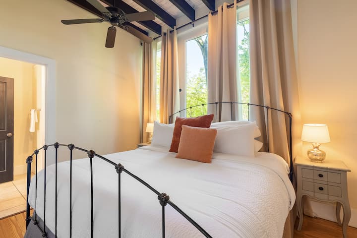 Bedroom with King Size Bed