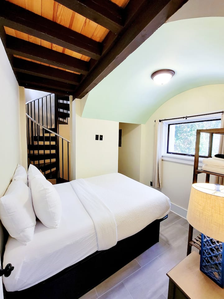 Full bedroom downstairs