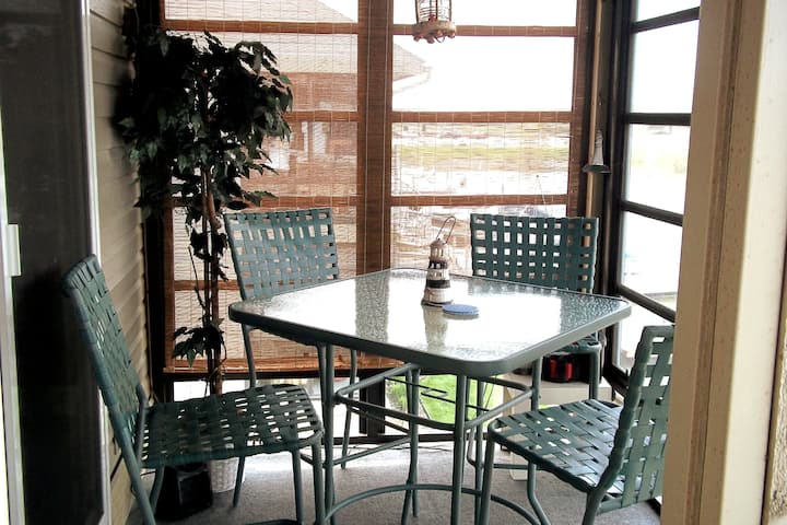 Green Cove Condo/waterfront/ Boat Dock - Lake Erie, PA