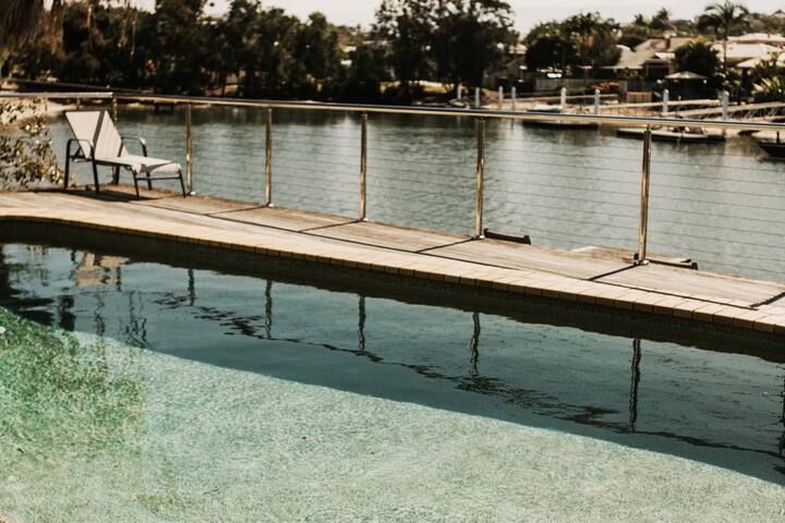 Saltwater Villas Waterfront House 3 BDR gallery image 4