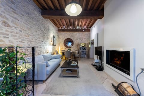 charming 90 m2 apartment in the city center