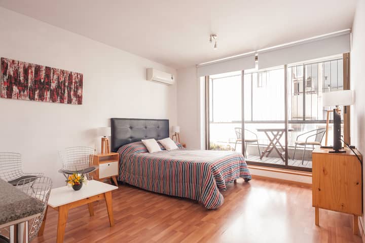 Monoambiente con balcón en Belgrano/Núñez