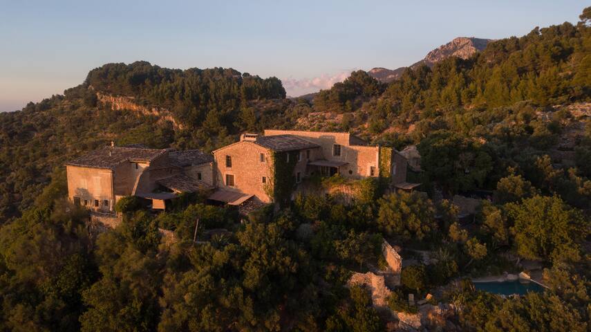 Amazing XIV century Villa Son Rullan country charm gallery image 2