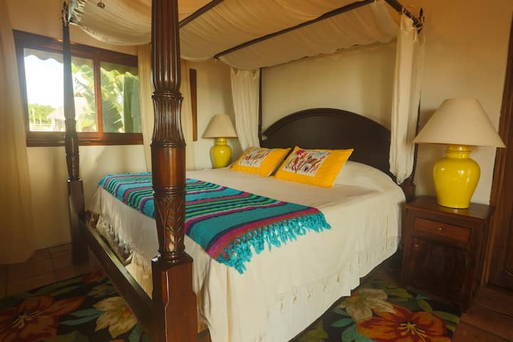 Главна спалня с суперголямо двойно легло