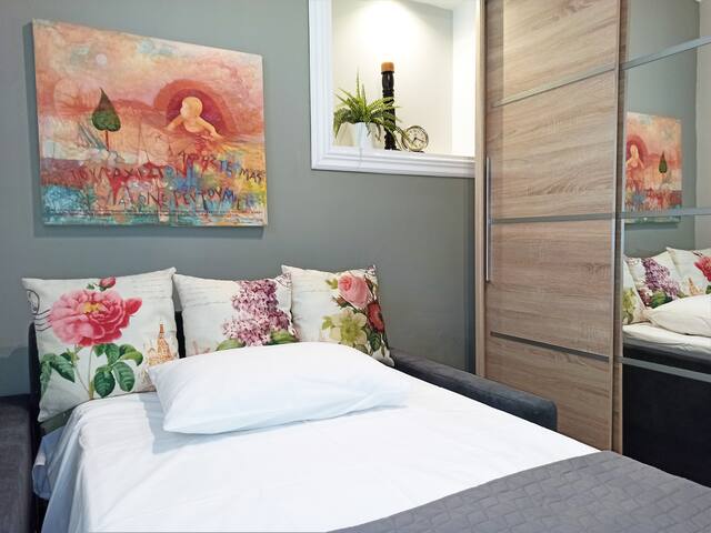 Tiepolo Galleria Palatina – Elegant apt – 80m² gallery image 5