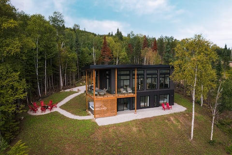 Le Météore : Cottage with View and Spa