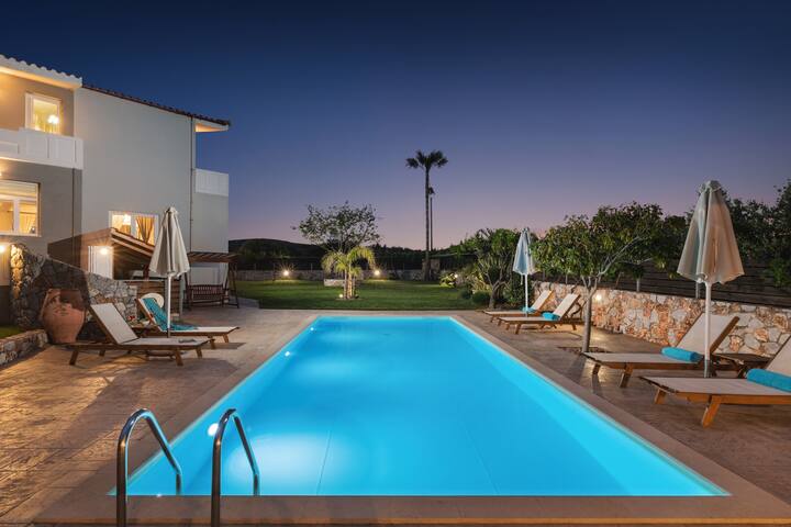 Luxurious villa + private pool. A memorable stay! gallery image 3