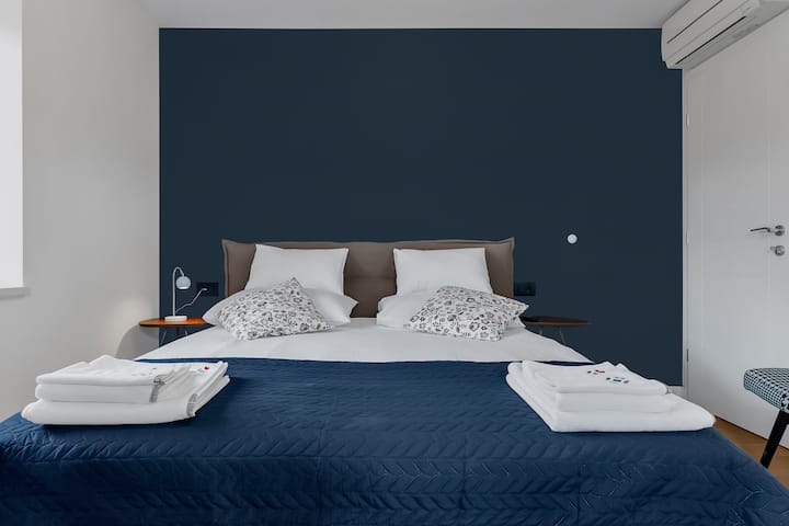 マスターベッドルーム