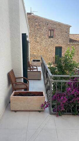 Renovated house Palau-Saverdera (Costa Brava) gallery image 4