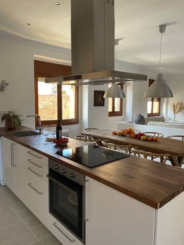 Renovated house Palau-Saverdera (Costa Brava) gallery image 5