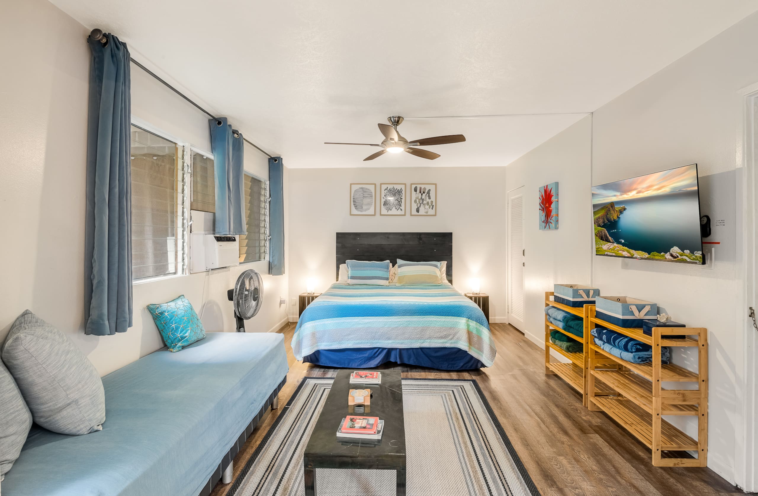 Modern, Clean , A/C - Walk to Beach + Beach Gear! - Main photo