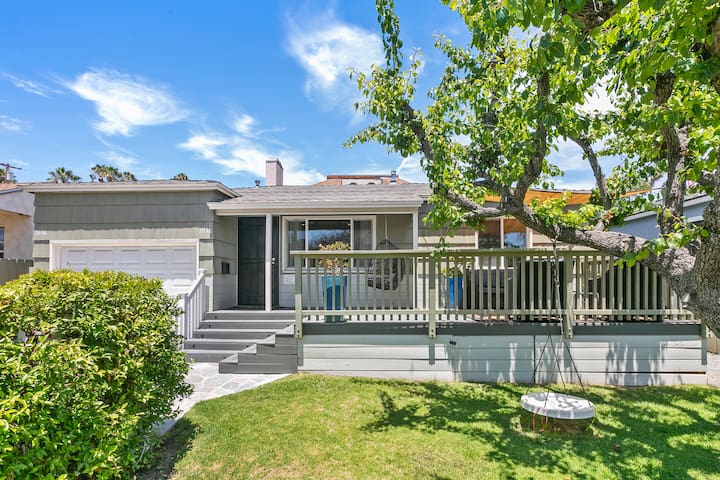 Clean, Charming House in PB 🏖☀️ AC, pkg & laundry