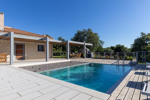 Villa Nikos ★ private pool - country views - BBQ