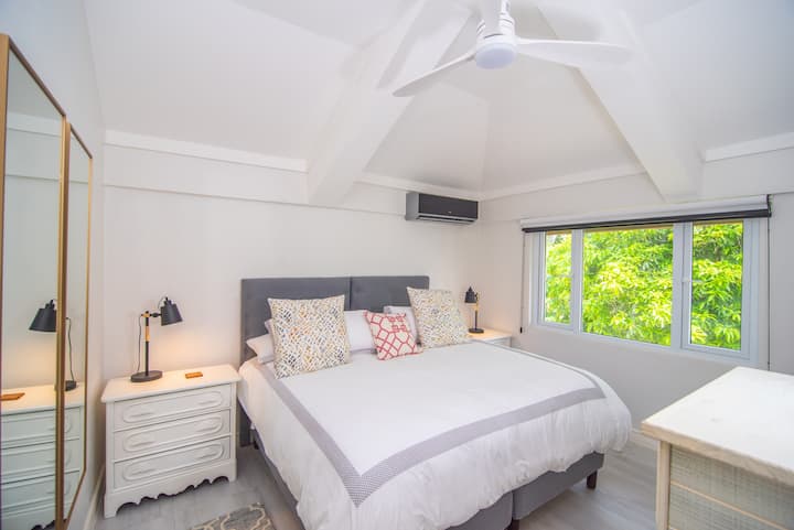 上层卧室# 3花园/马球场景观，加大双人床分为2张单人床，睡2人