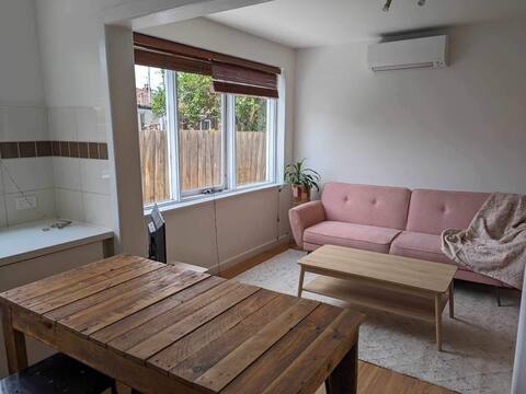 Cute one bedroom in heart of Footscray