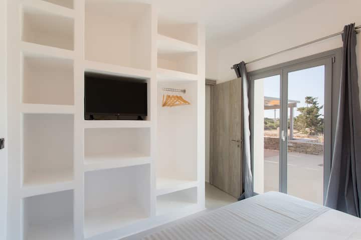 СПАЛНА СОБА 2 СО ПРИВАТНА БАЊА