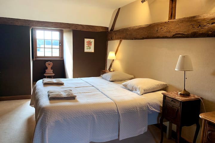 Habitación del Wapiti, piso de la casa. Y su baño después 
Cama tamaño king : 180/200