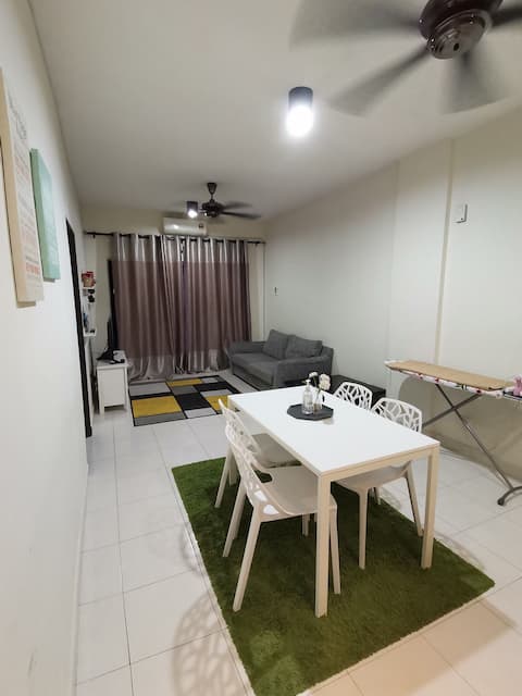 Ijanina Homestay: Cozy 3 bedroom apartment