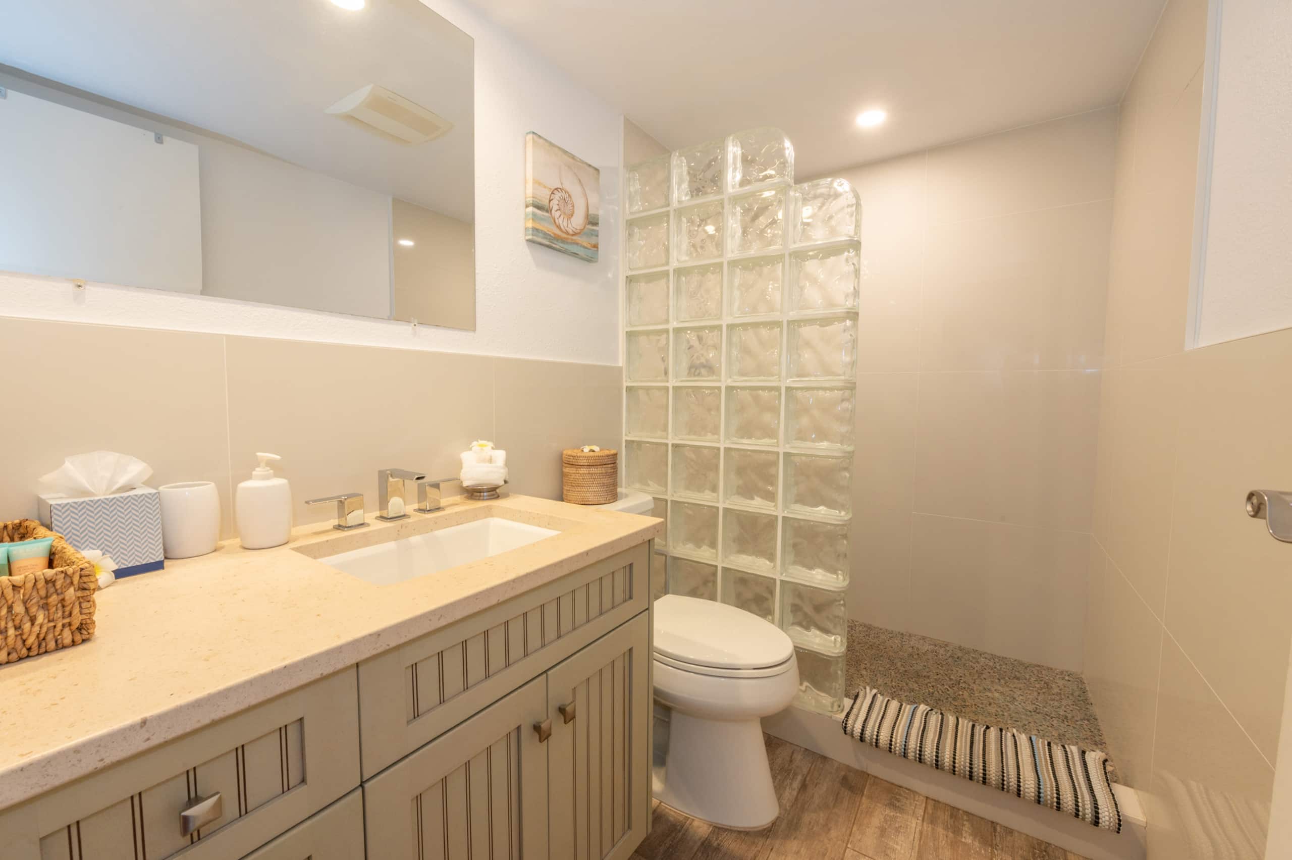 Condo in Wailuku · ★4.95 · 1 bedroom · 1 bed · 1 private bath - Image 16