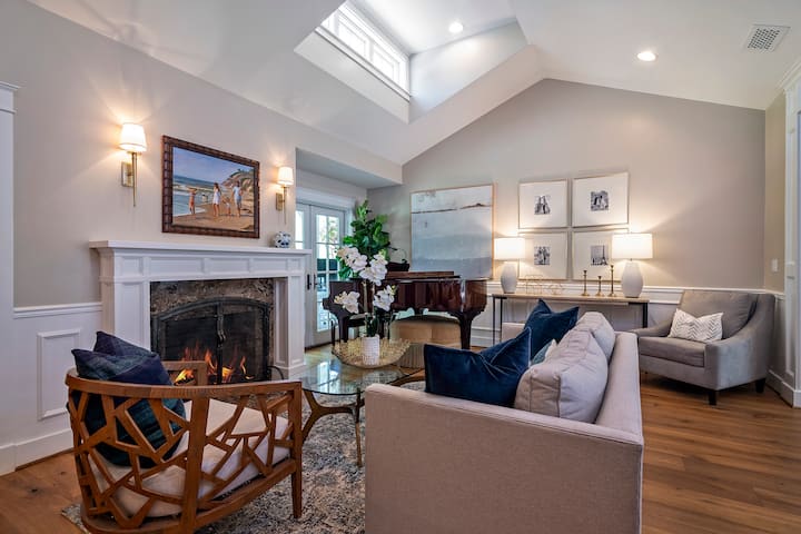 Stunning Designercraftsman Pool & Pet Friendly - Santa Barbara, CA
