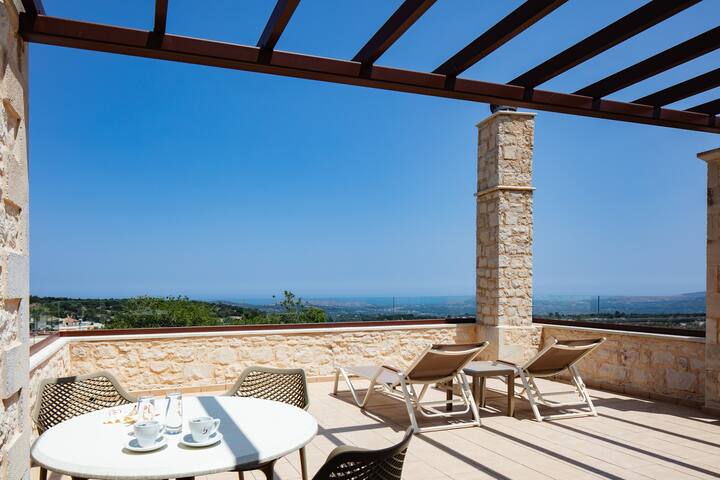 Majestic Evergreen Retreat with Scenic Views! gallery image 4