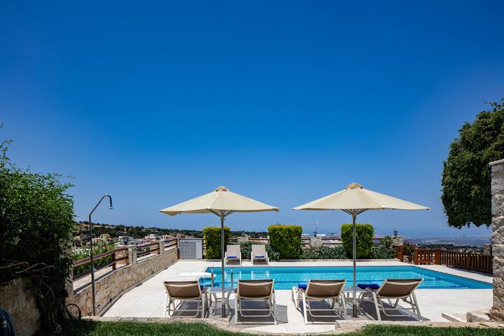 Majestic Evergreen Retreat with Scenic Views! gallery image 2