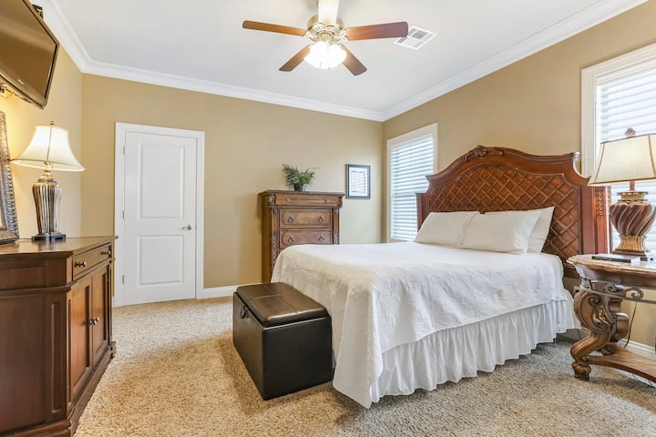 Main Home-Queen Bedroom features Private Bathroom with standup shower- linens provided.