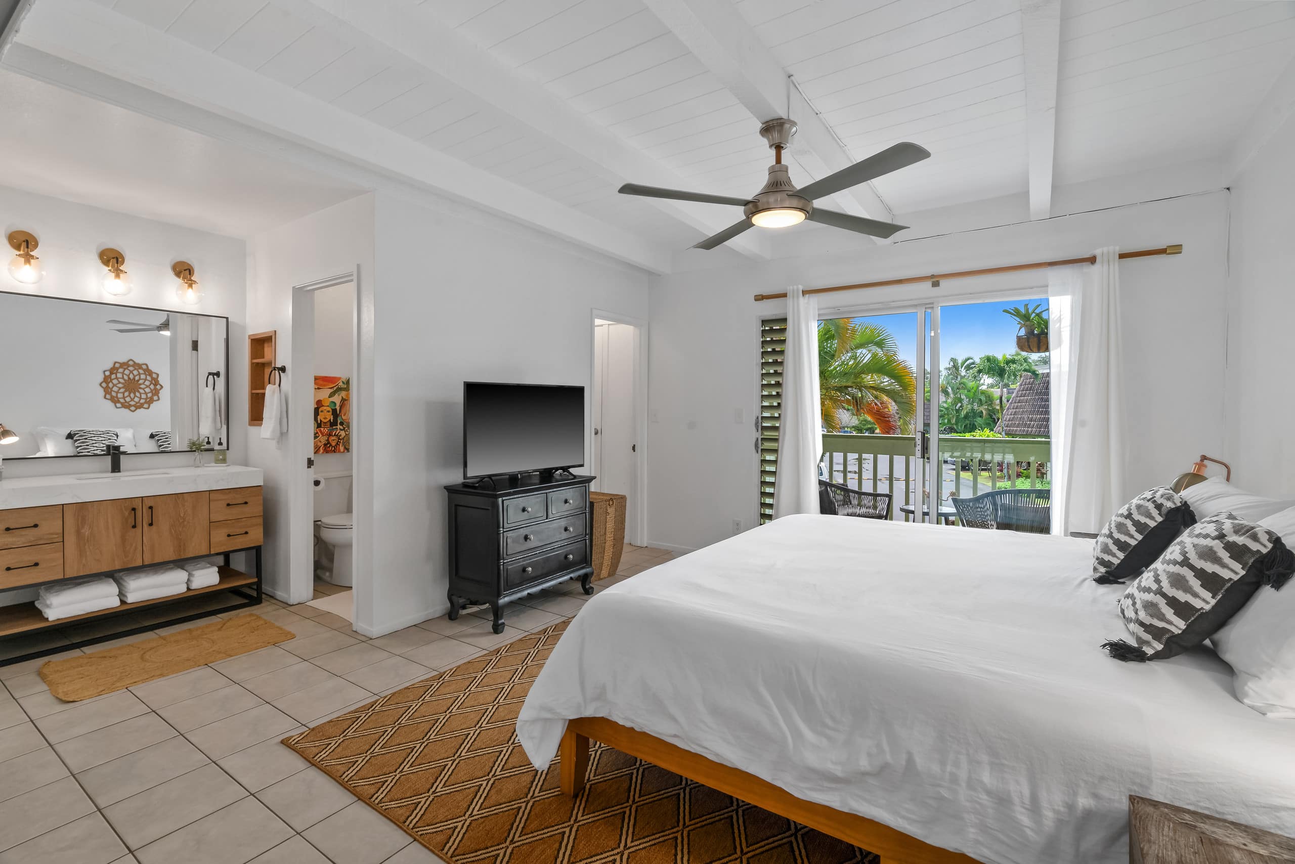 North Shore Bungalow - w/ AC, bikes, beach gear - Photo 11